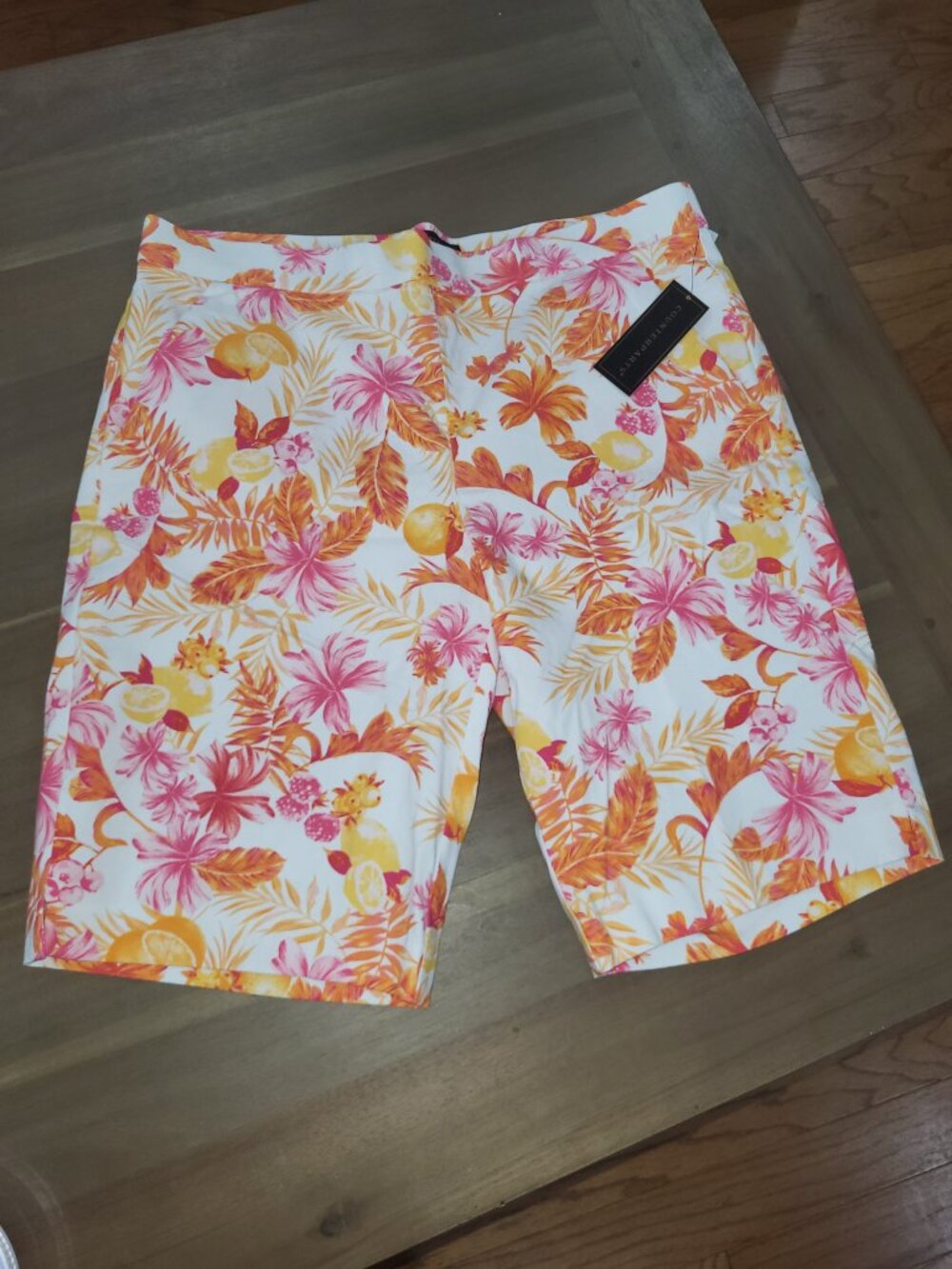 NWT Counterparts White Orange pink Floral Mid Rise Straight Leg Shorts Womens L